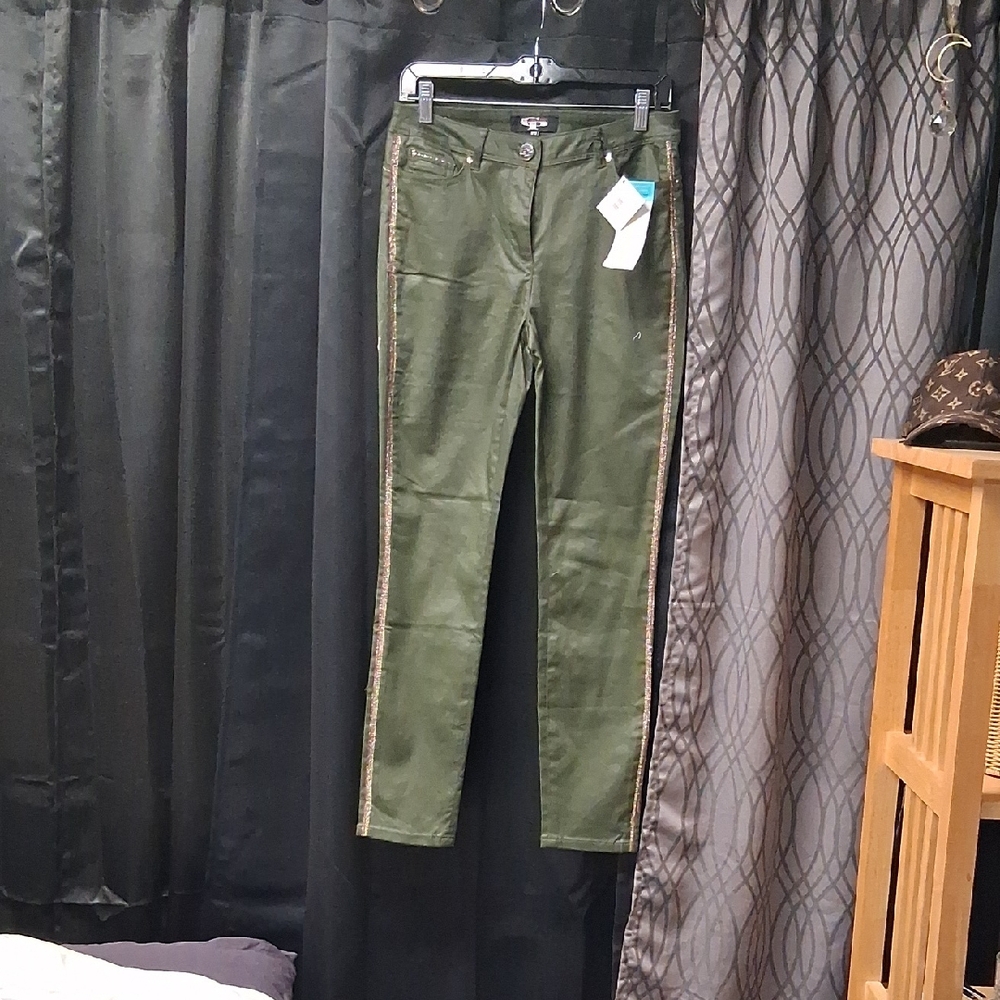 Chic Olive Skinny Jeans for Women